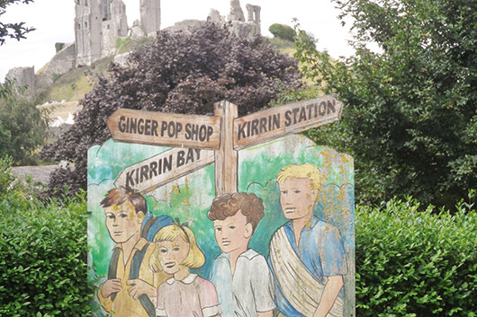 Corfe-Castle-sign